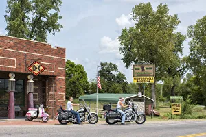 Gas Station Prints: USA, Midwest, Oklahoma, Route 66, Warwick, DX Seaba Station, gas station
