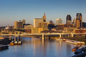 USA, Minnesota, Minneapolis, St. Paul, elevated skyline from Indian Mounds