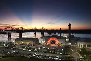 Images Dated 14th January 2010: USA, Mississippi, Vicksburg, Ameristar Casino and Mississippi River