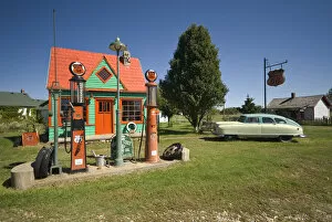 Images Dated 3rd April 2008: USA, Missouri, Route 66, near Carthage, Red Oak II, Rescued Route 66 artifacts