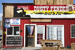 Images Dated 31st August 2011: USA, Nevada, Great Basin, Goldfield, Dusty Fender Grill-n-Fill
