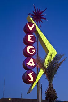 Americana Gallery: USA, Nevada, Las Vegas, Downtown, Freemont East Area, Neon Vegas sign, dusk