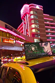 Images Dated 2nd February 2016: USA, Nevada, Reno, cab at night