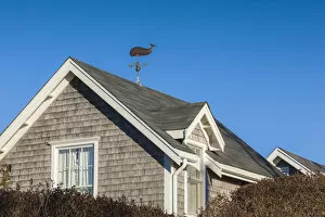 Images Dated 25th April 2019: USA, New England, Massachusetts, Nantucket Island, Siasconset, cottage with whale-shaped