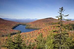 Images Dated 25th March 2010: USA, New England, Vermont, Groton State Forest, Fall Foliage, Owls Head Overlook