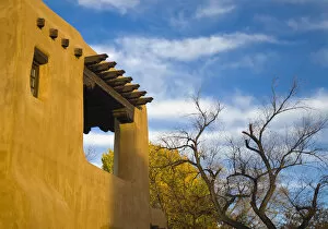 Images Dated 11th July 2008: USA, New Mexico, Santa Fe, New Mexico Museum of Art, Traditional adobe construction