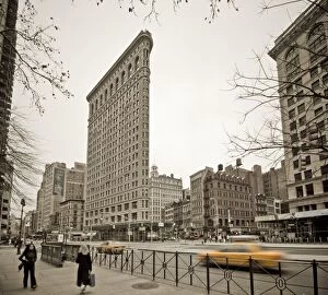 Images Dated 9th December 2007: USA, New York City, Fifth Avenue and Broadway, Flatiron Building