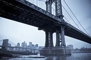 USA, New York City, Manhattan Bridge and Brooklyn Bridge