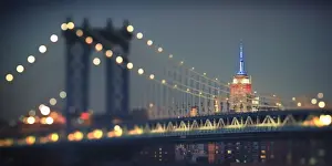 New York State Prints: USA, New York City, Manhattan Bridge and Empire State Building
