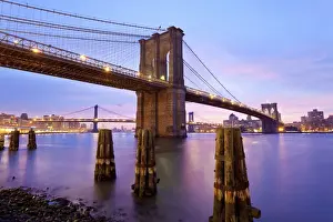 USA, New York City, Manhattan, Brooklyn and Manhattan Bridges across the East River