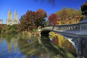 Images Dated 4th November 2015: USA, New York City, Manhattan, Central Park, Bow Bridge