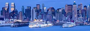USA, New York City, Manhattan, Midtown across Hudson River