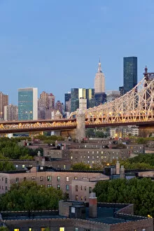 Images Dated 30th November 2009: USA, New York City, Manhattan, Midtown Manhattan and Queensboro Bridge from Queens