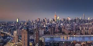 Images Dated 4th November 2015: USA, New York City, Manhattan Skyline from Brooklyn