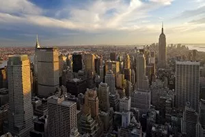 Sky Scrapers Gallery: USA, New York City, Manhattan, View of Downtown Manhattan and the Empire State building from