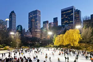 Cold Gallery: USA, New York City, Manhattan, Wollman Ice rink in Central Park