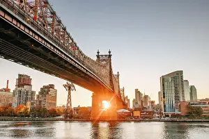 Q4 2023 Prints: USA, New York City, view of the Queensboro bridge and the Roosevelt island