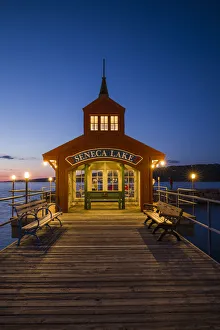 USA, New York, Finger Lakes Region, Watkins Glen, Seneca Lake Pier, summer
