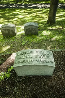 USA, New York, Finger Lakes Region, Elmira, grave of writer Mark Twain