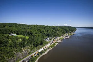 USA, New York, Hudson River Valley Region, Poughkeepsee of Hudson River and train
