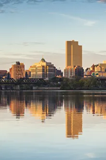 USA, New York, Hudson Valley, Albany, skyline from the Hudson River, morning