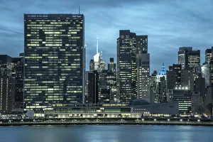 Queens Prints: USA, New York, Long Island City, Queens, Gantry Plaza State Park, UN Building