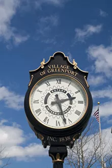 Images Dated 20th November 2009: USA, New York, Long Island, Greenport, town clock