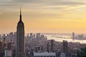 Images Dated 21st January 2010: USA, New York, Manhattan, Empire State Building and Midtown from Top of the Rock at