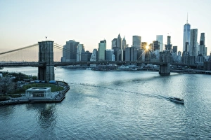 USA, New York, Manhattan, Lower Manhattan, Brooklyn Bridge & East River