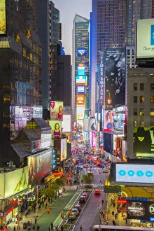 Images Dated 11th January 2016: USA, New York, Manhattan, Midtown, Broadway towards Times Square