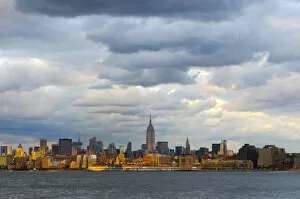 Images Dated 2nd December 2011: USA, New York, Manhattan, Midtown across the Hudson River