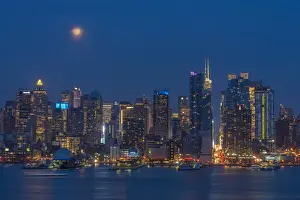 Hudson Prints: USA, New York, Manhattan, Midtown Skyline seen from New Jersey