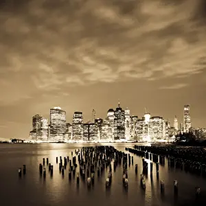 Illumination Prints: USA, New York, Morning view of the skyscrapers of downtown Manhattan from the Brooklyn