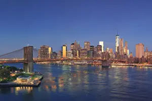 USA, New York, New York City, Lower Manhattan and Brooklyn Bridge