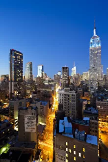 Images Dated 5th December 2011: USA, New York, New York City, Manhattan, Midtown Manhattan, elevated dusk view towards