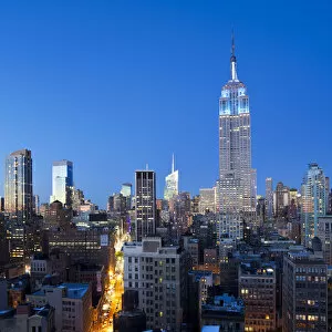 Images Dated 5th December 2011: USA, New York, New York City, Manhattan, Midtown Manhattan, elevated dusk view towards