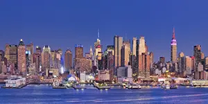 USA, New York, New York City, Manhattan Skyline from New Jersey