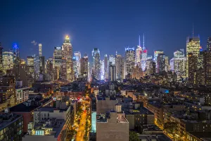 USA, New York, New York City, Mid-Town Manhattan, elevated city skyline from the west