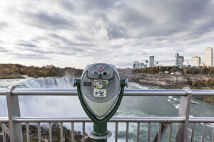 USA, New York, Niagara Falls, view from American Falls to Niagara Falls, Ontario, Canada