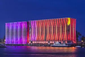 USA, New York, Western New York, Buffalo, Canalside Park, renovated former industrial