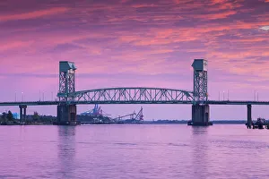 USA, North Carolina, Wilmington, Cape Fear Memorial Bridge