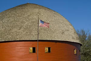 Images Dated 17th April 2008: USA, Oklahoma, Route 66, Arcadia, The Arcadia Round Barn (1898)