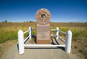 Images Dated 17th April 2008: USA, Oklahoma, Route 66, Texola, Will Rogers Highway Marker