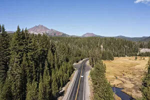 USA, Oregon, Bend, Cascade Lakes Highway, Broken Top and Tesla
