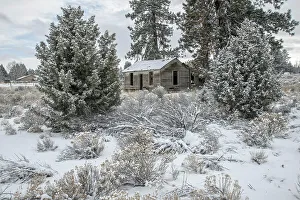 Bend Prints: USA, Oregon, Bend, old cook house in the winter