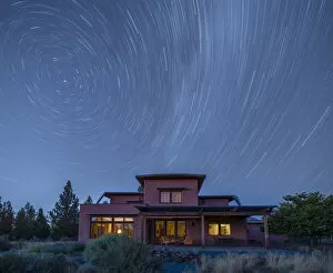 Images Dated 10th September 2020: USA, Oregon, Central, Bend, Rancho las Hierbas, private home with star trails