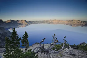 USA, Oregon, Crater Lake National Park, Crater Lake and Wizard Island