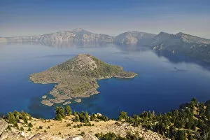 Images Dated 8th September 2009: USA, Oregon, Crater Lake National Park, Crater Lake and Wizard Island