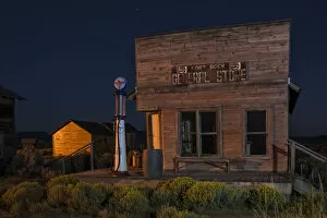 Images Dated 14th September 2016: USA, Oregon, Lake County, Fort Rock, General store Historic museum
