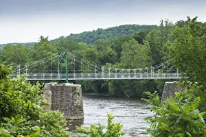 USA, Pennsylvania, Bucks County, New Hope, Delaware River pedestrian bridge
